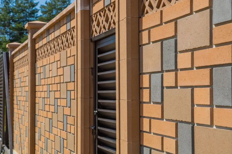 Каменные заборы