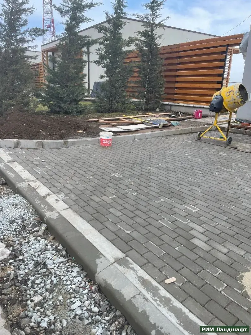 Укладка тротуарной плитки коттеджный посёлок Парковое ЮБК